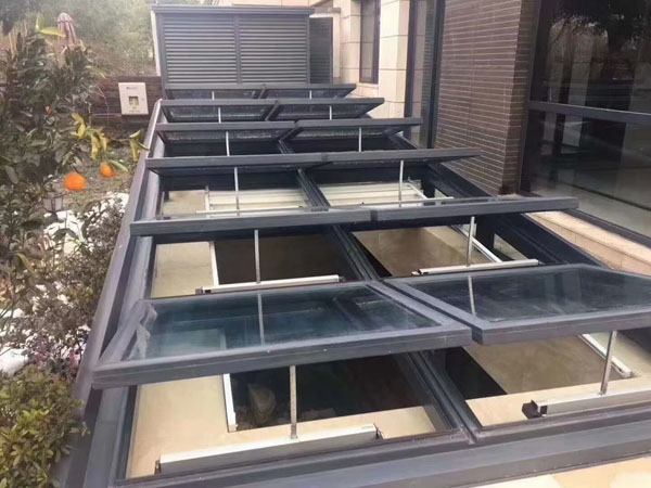 別墅電動排煙天窗案例